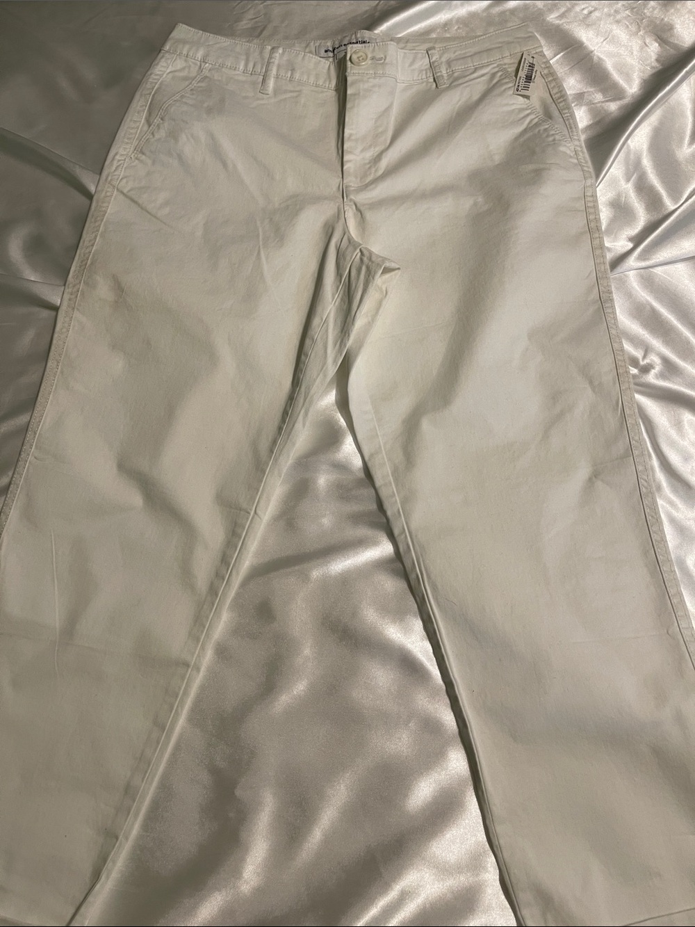 Amazon Essentials Men's White Straight-Fit Chinos